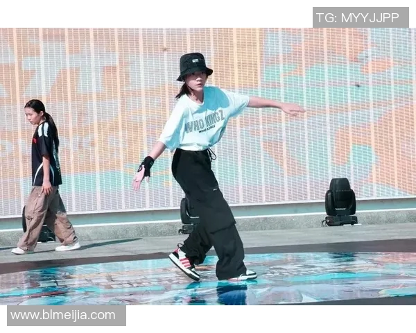 全国街舞大赛特别报道南京滑板队勇闯巅峰展现青春风采与团队精神 全国街舞大赛特别报道南京滑板队勇闯巅峰展现青春风采与团队精神