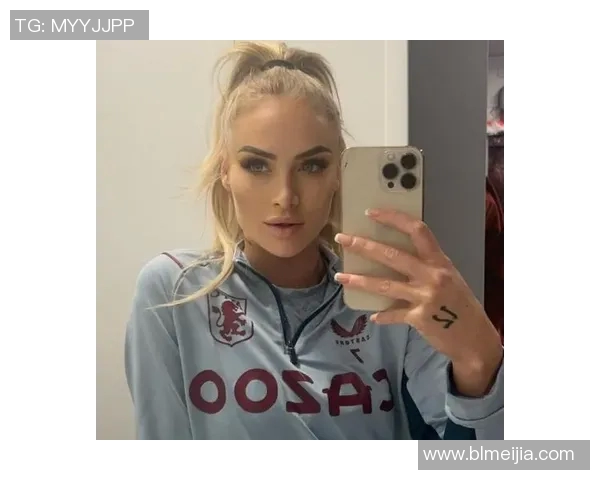 足球明星与绝世美女甜蜜接吻瞬间引发热议粉丝纷纷点赞羡慕不已 足球明星与绝世美女甜蜜接吻瞬间引发热议粉丝纷纷点赞羡慕不已