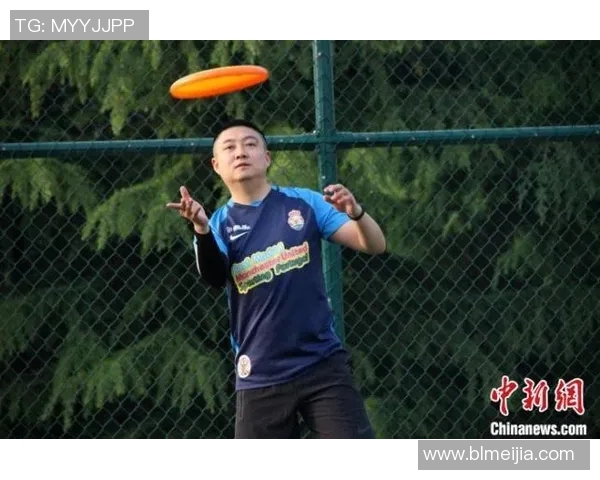 足球明星爆炸式头发引领潮流风尚成为球场外时尚新宠 足球明星爆炸式头发引领潮流风尚成为球场外时尚新宠